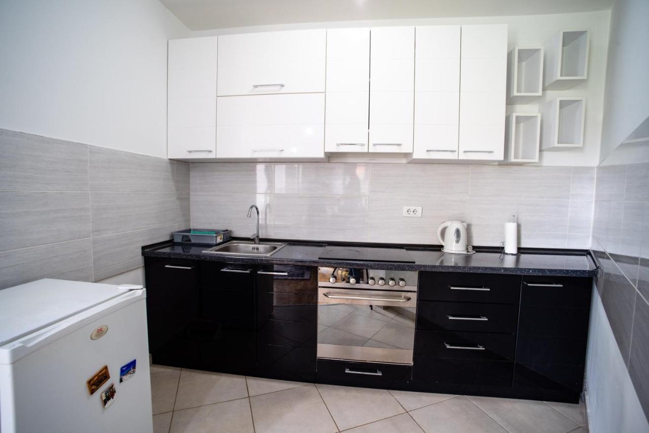 דירות נובי סאד Apartman Black Star מראה חיצוני תמונה
